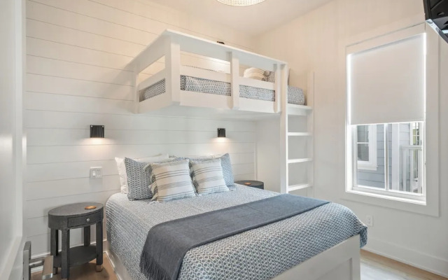 Serenity Shore 305 SOU