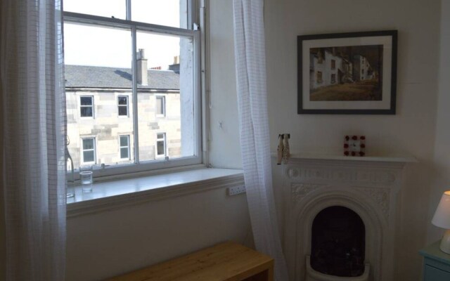 4 Bedroom Flat In Edinburgh City Centre