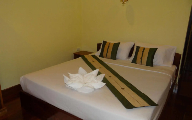 Villa Somphong