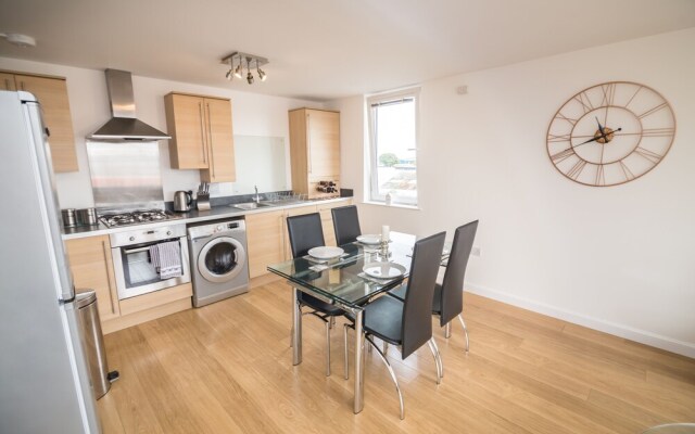 Queens Apartments - City Centre, Sea View, Free Private Parking, Luxury