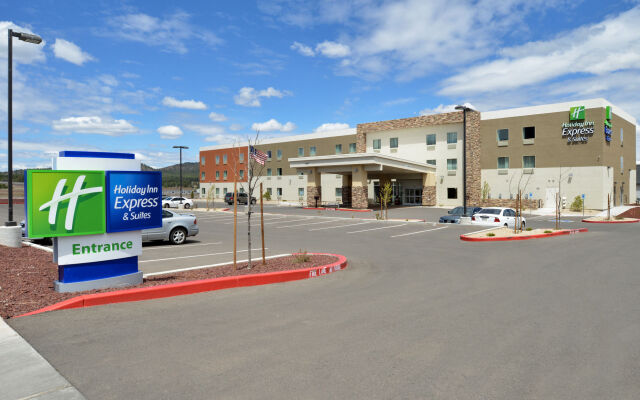 Holiday Inn Express & Suites Williams by IHG