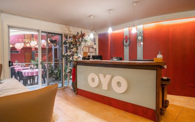 OYO 579 Anisabel Suites