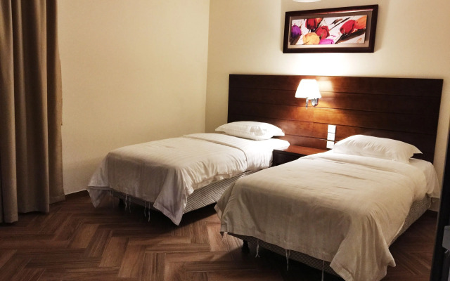 Al Jar Resort - Families Only
