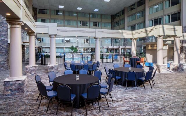 Отель Wyndham Garden Westlake