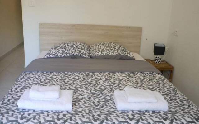 Dream - a studio flat with balcony at 300m from the beach