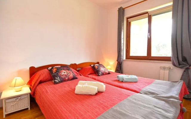 Apartment 739