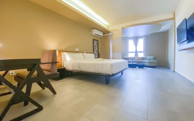 Manou Hotel