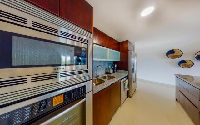 Hakuna Matata 725N at Mareazul Beachfront