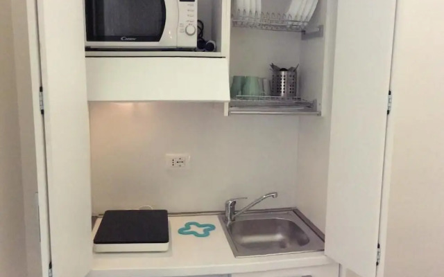Room in Apartment - Small Charming Suites