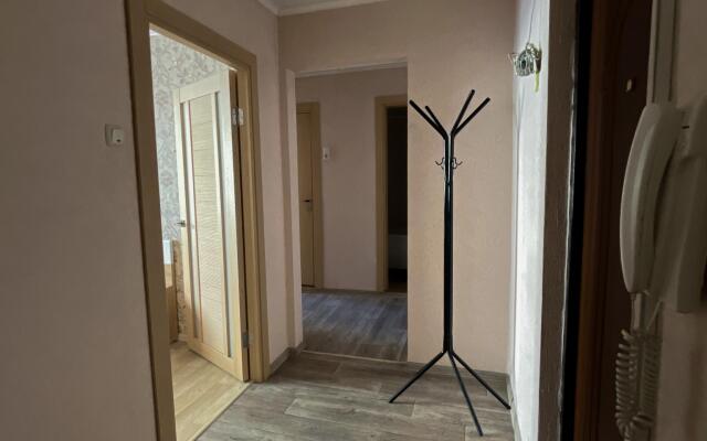 Apartments on Chkalova 57