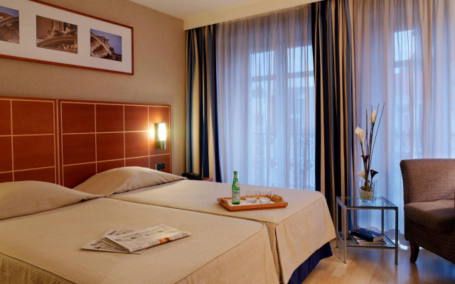 LATROUPE Grand Place Hostel