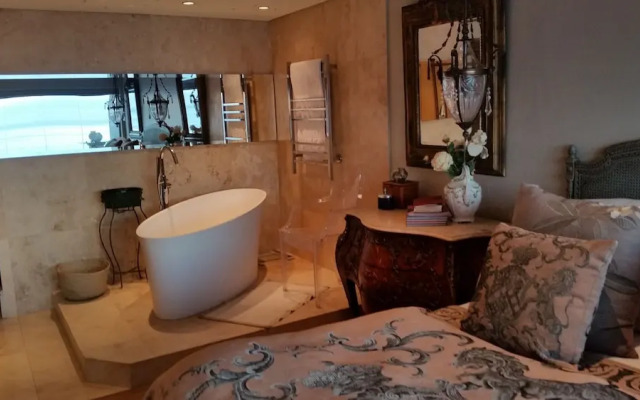 Clifton Spectacular Ocean View Apartment