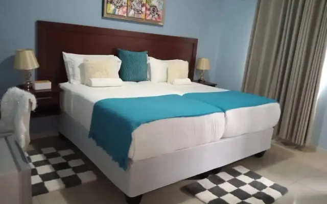Canna Lilly Guest House