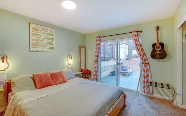 Idyllic Tahoe Home: 1 Mi to Heavenly Ski Resort!