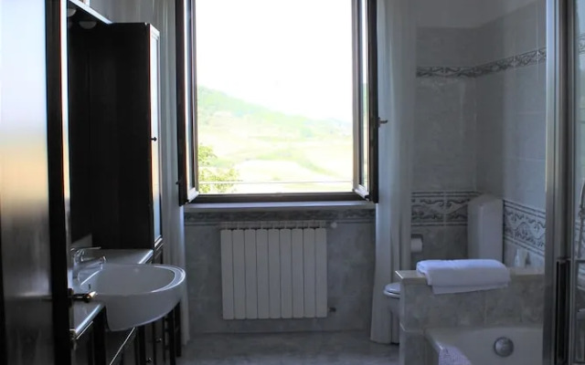 Room in Guest Room - La Culla Tra I Vigneti - Stanza