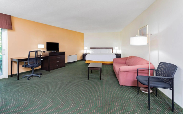 Travelodge by Wyndham Bracebridge