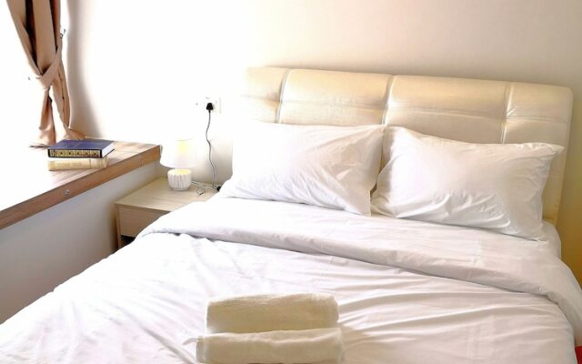 Sea View Homestay @ Country Garden Danga Bay