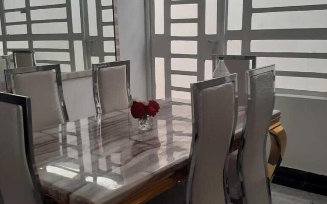 Lux suites Utawala Family House