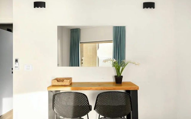 Netanya Beach Pool Studio by Sea N' Rent