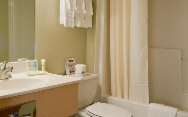 Meadowlands Plaza Hotel