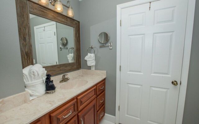 Oceania 703 3 Bedroom Condo by RedAwning