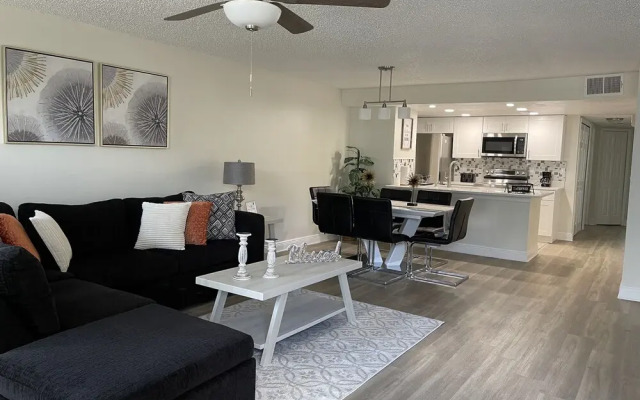 Modern Luxury Apartment Close Disney