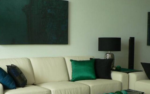 Breeze Apartments