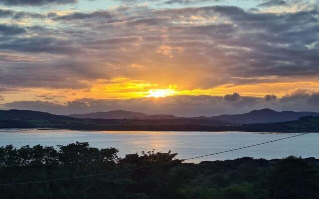 Stunning 4 Bedlog Cabin in Kerrykeel - Sleeps 10