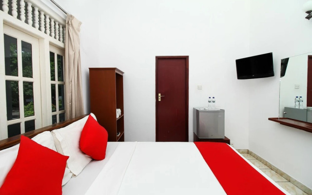 OYO 347 Hotel Empryean