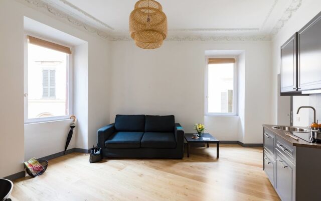 Pietra Square Residence