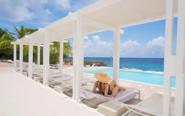 Papagayo Beach Hotel