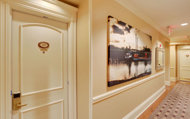 The Pelham Hotel