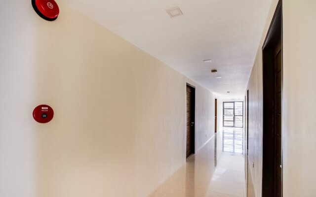 Oyo 403 Maplewave Hotel