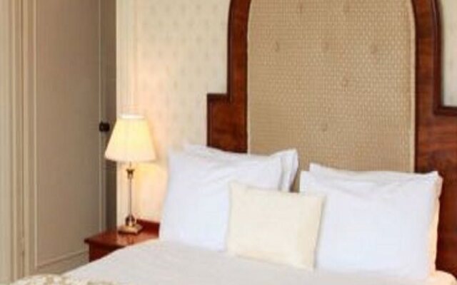 The Harbourview Hotel