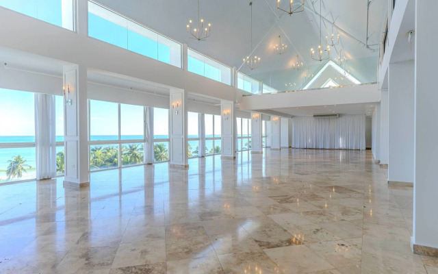 Comfort Inn & Suites Levittown