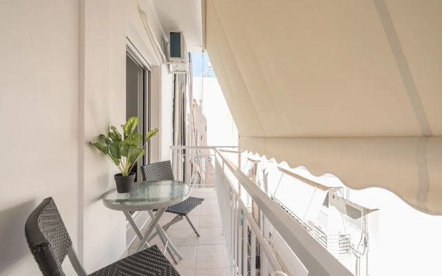 Live As A Greek in Athena