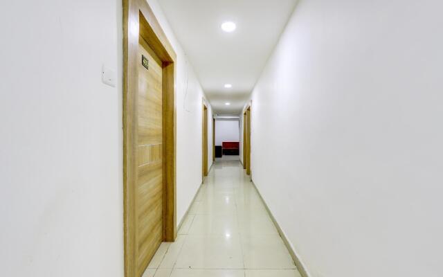 OYO Flagship 71075 HOTEL NIK PALACE