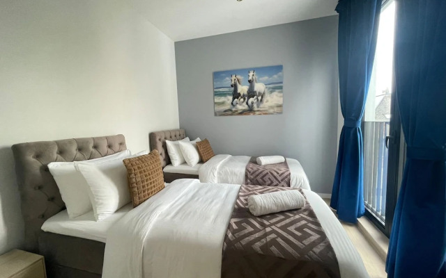 One Lux Stay Near Antwerp Central - 3 Bedroom 1.5 Bathroom