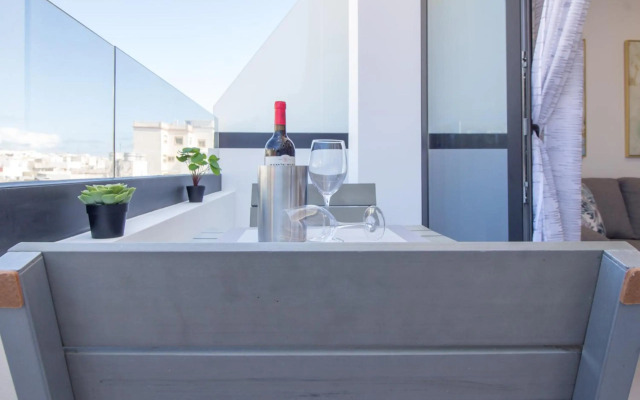 Mainstream home with balcony By Canariasgetaway