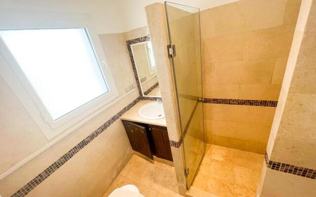 Luxury 4 bedroom villa with a heated pool