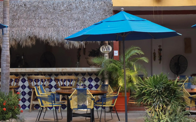 Casa Lotería -Pueblito Sayulita- Colorful, Family and Relax Experience with Private Parking and Pool