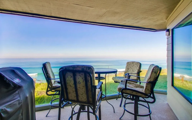 Gorgeous Ocean View Condo with Pool & Spa SURF9 by RedAwning