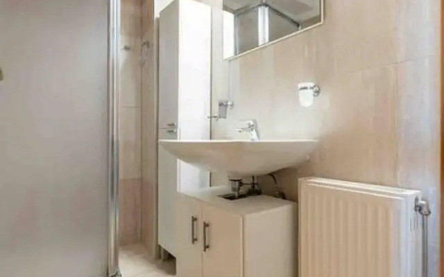 Petralona Amazing 2 bd Flat