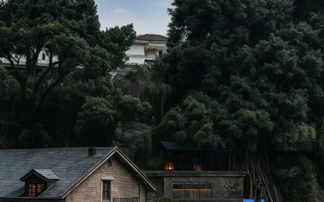 Weiwen Huaming Hostel
