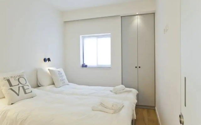 Elegant 2BR with Veranda by FeelHome