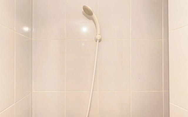 Affordable And Homey Studio At Tokyo Riverside Pik 2 Apartment – Bathroom – Jakarta