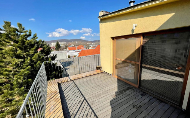 Beautiful and Romantic Penthouse with Two Terraces
