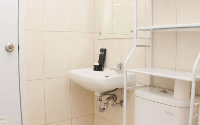 Fancy And Comfy 2Br Apartment At Springlake Summarecon