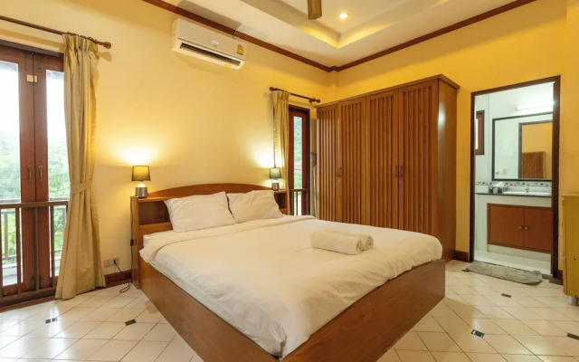 Thai-Style Villa with Charm V114