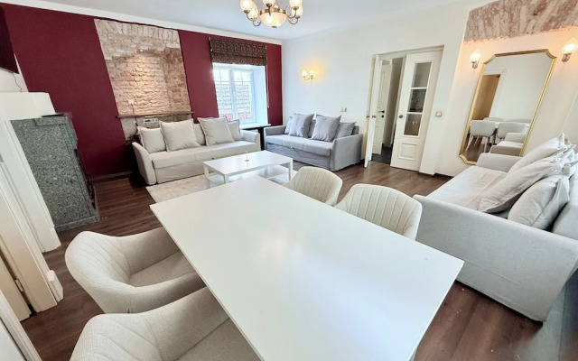 Pilies8 Luxury Vilnius Apartment